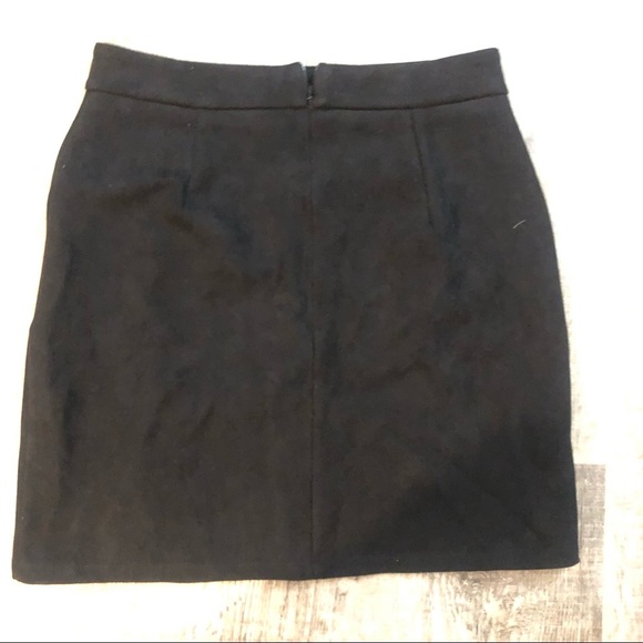 Adorable black suede skirt size L - Picture 4 of 5